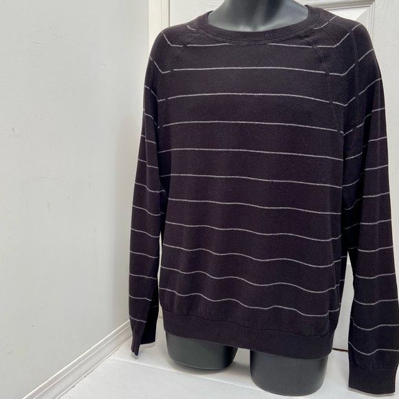 Joe Fresh men grey striped pullover long sleeve knit sweater. Size L.. Used - Picture 7 of 7